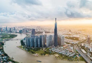 Vingroup: LNTT quý 2 đạt gần 4.900 tỷ đồng, doanh thu mảng bán lẻ tăng trưởng 74%